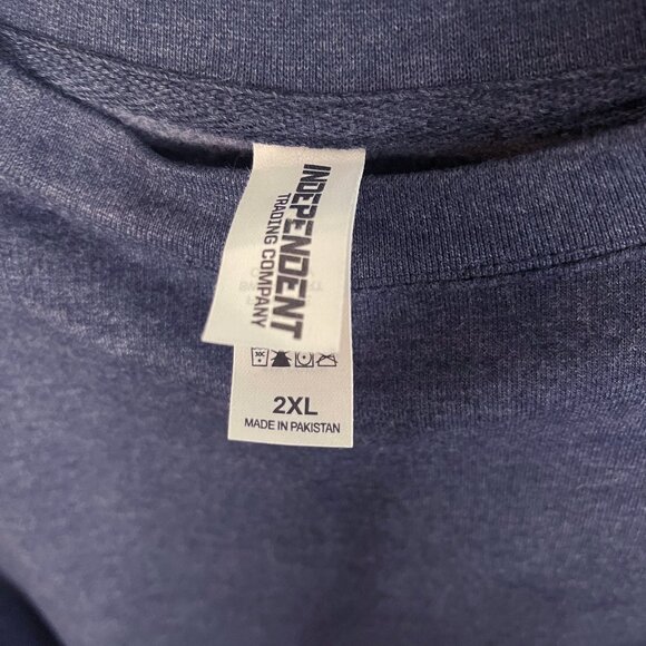 Hammerhead Shark Sweatshirt - Size 2XL - Picture 3 of 5